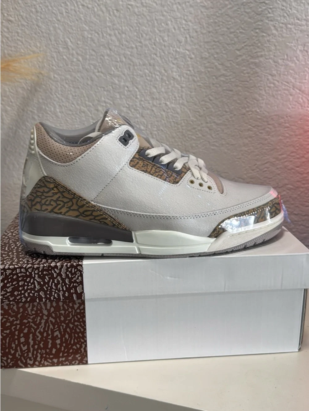 Jordan Low-Top Sneakers in White and Beige with Elephant Print